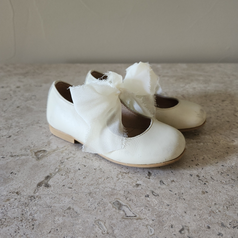 Angelitos Bow Shoes Sz 25